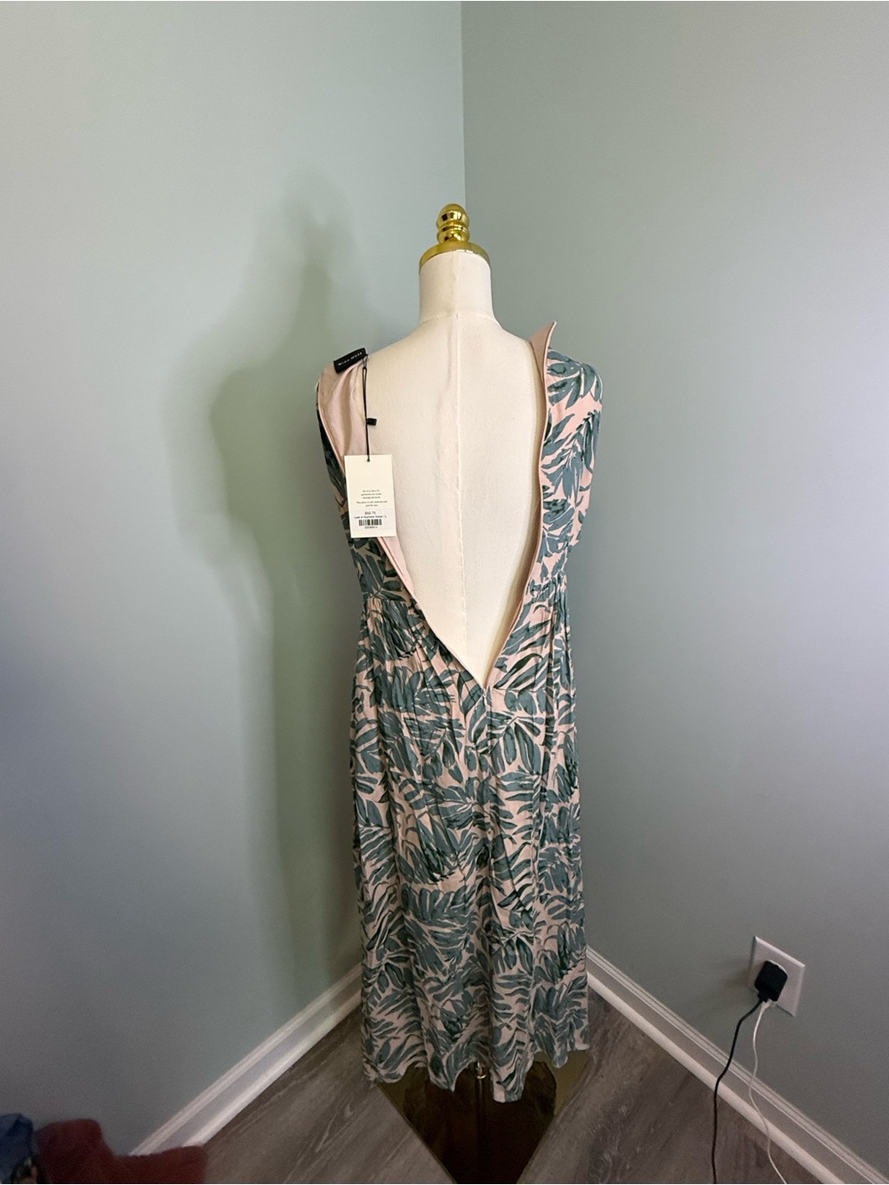Miou Muse Fern Dress NWT Tropical Leaf Cutout Open Back Maxi Pink Green Large - Picture 5 of 6